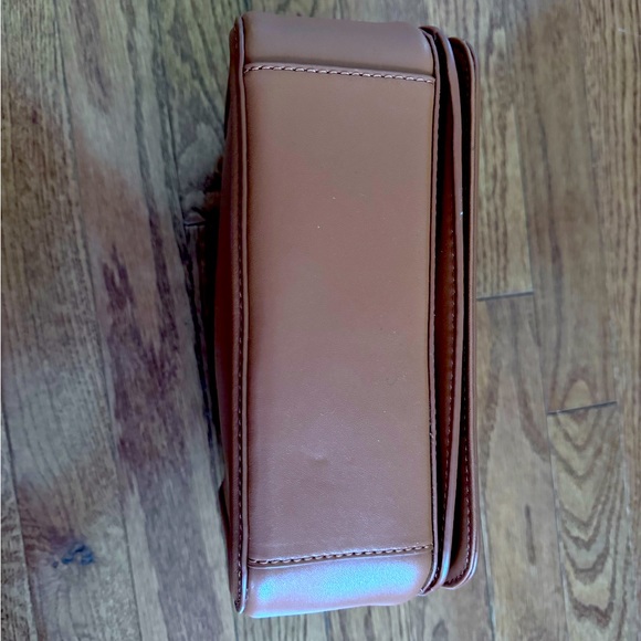 Marc Jacob’s Crossbody Bag - Picture 7 of 10